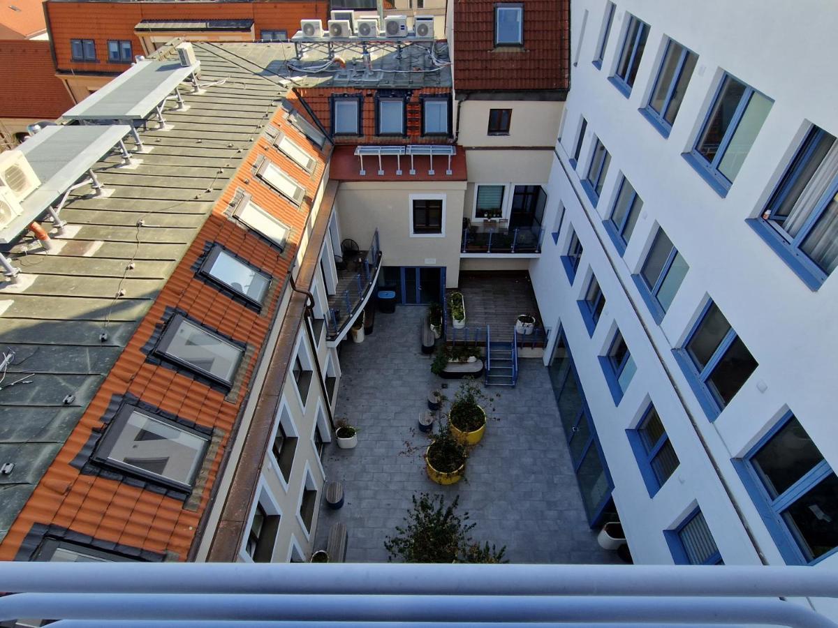 7Thheaven Centre Suite Free Parking In The Building Bratislava Exteriér fotografie