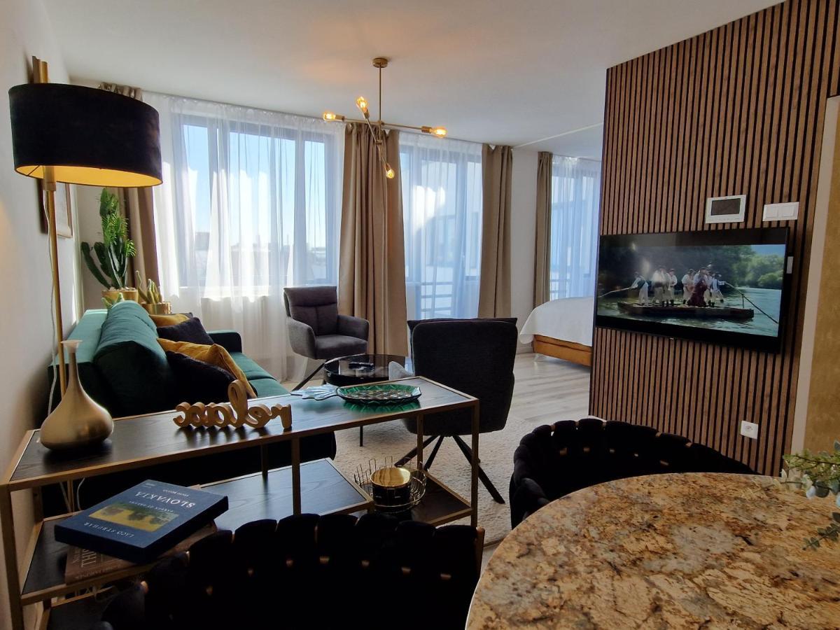 7Thheaven Centre Suite Free Parking In The Building Bratislava Exteriér fotografie